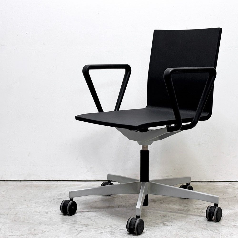 ヴィトラ vitra ゼロフォー 04. スタジオチェア アームチェア ブラック マールテン・ヴァン・セーヴェレン 昇降機能 デスクチェア B ●