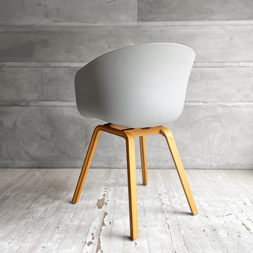 ヘイ HAY アバウト ア チェア ABOUT A CHAIR AAC22 アームチェア ダイニングチェア コンクリートグレー ヒー・ウェリング 北欧モダン デンマーク 定価￥59,400-♪