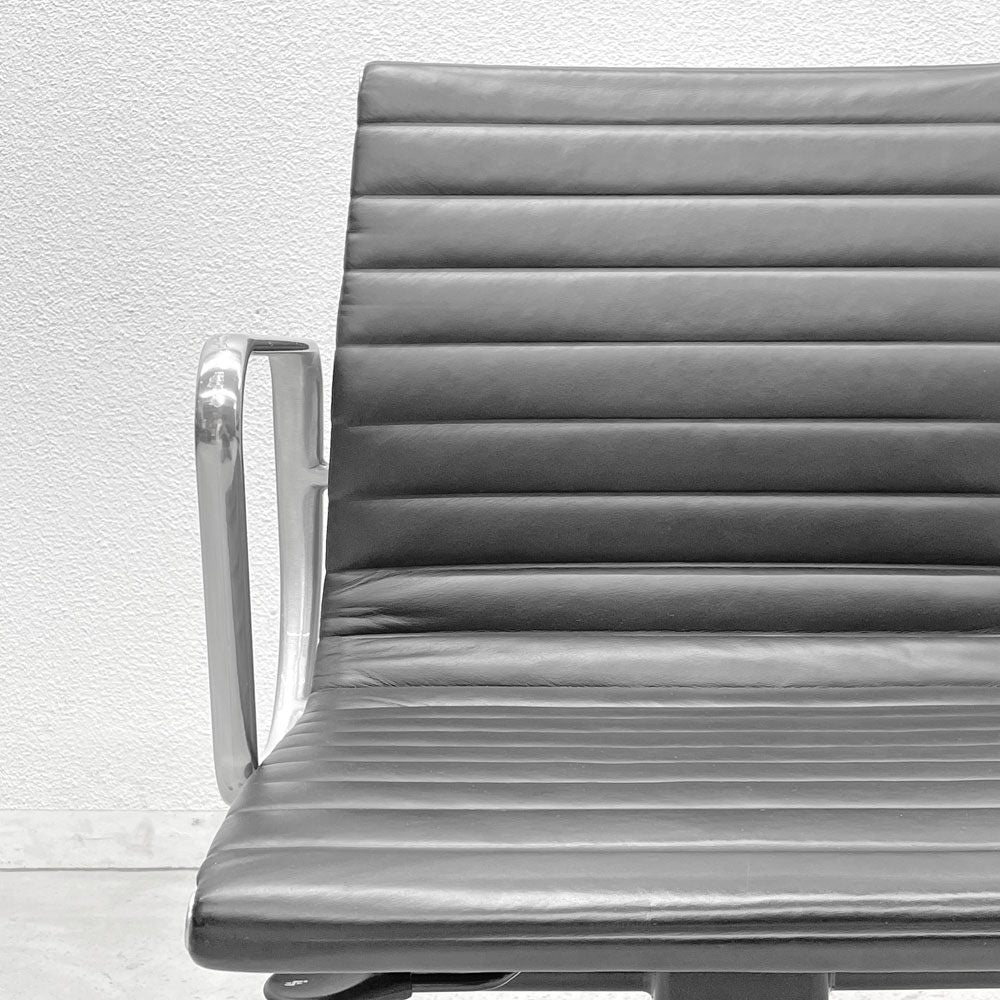 ハーマンミラー Herman Miller イームズアルミナムグループチェア マネージメントチェア アルミバフベース ガス圧昇降仕様 5本脚 キャスタータイプ 本革 イームズ 〓