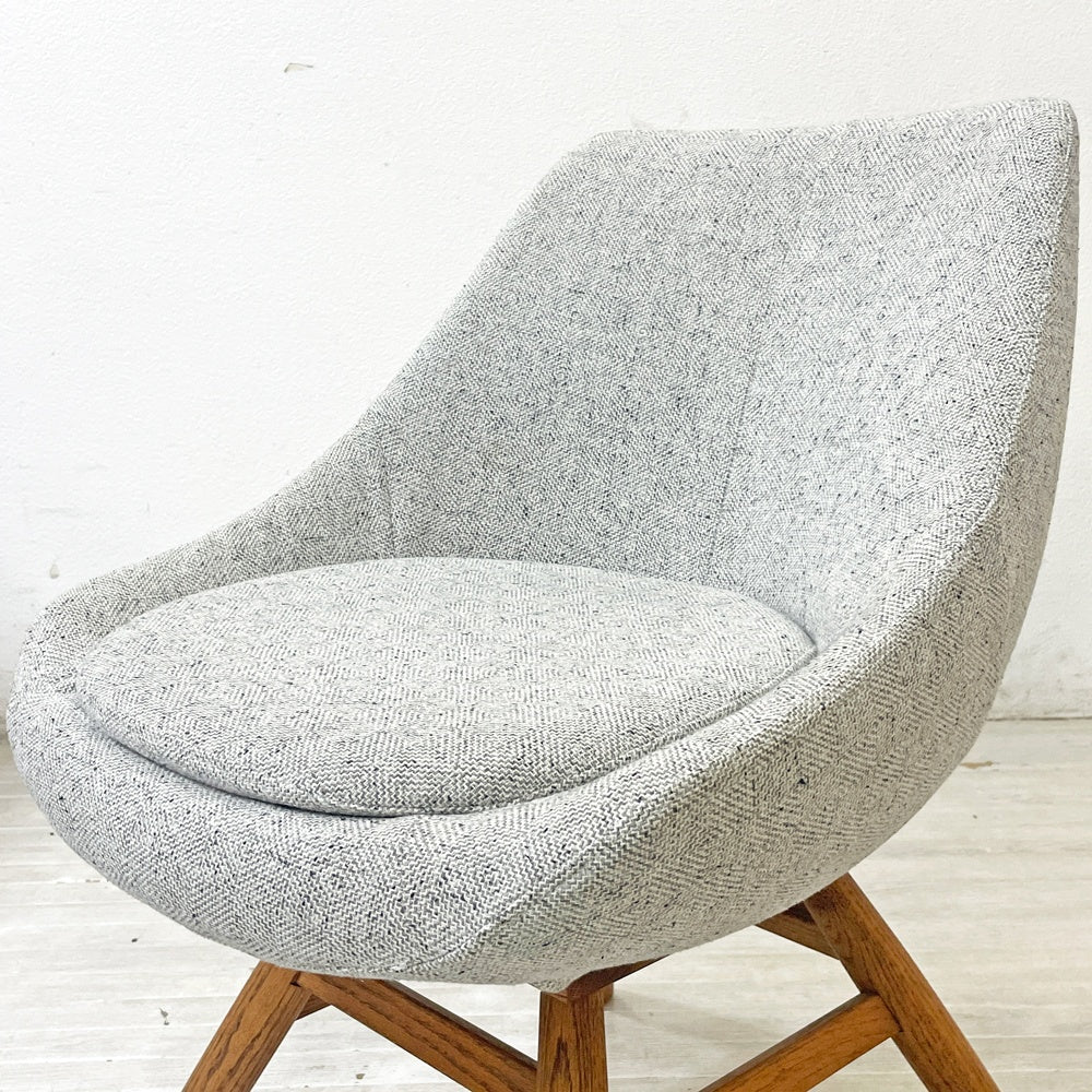 モモナチュラル Momo Natural モールドラウンドチェア MOLD ROUND M-ROUND CHAIR EM ダイニングチェア 回転式 オーク材 カバーリング仕様 定価￥49,000- ●