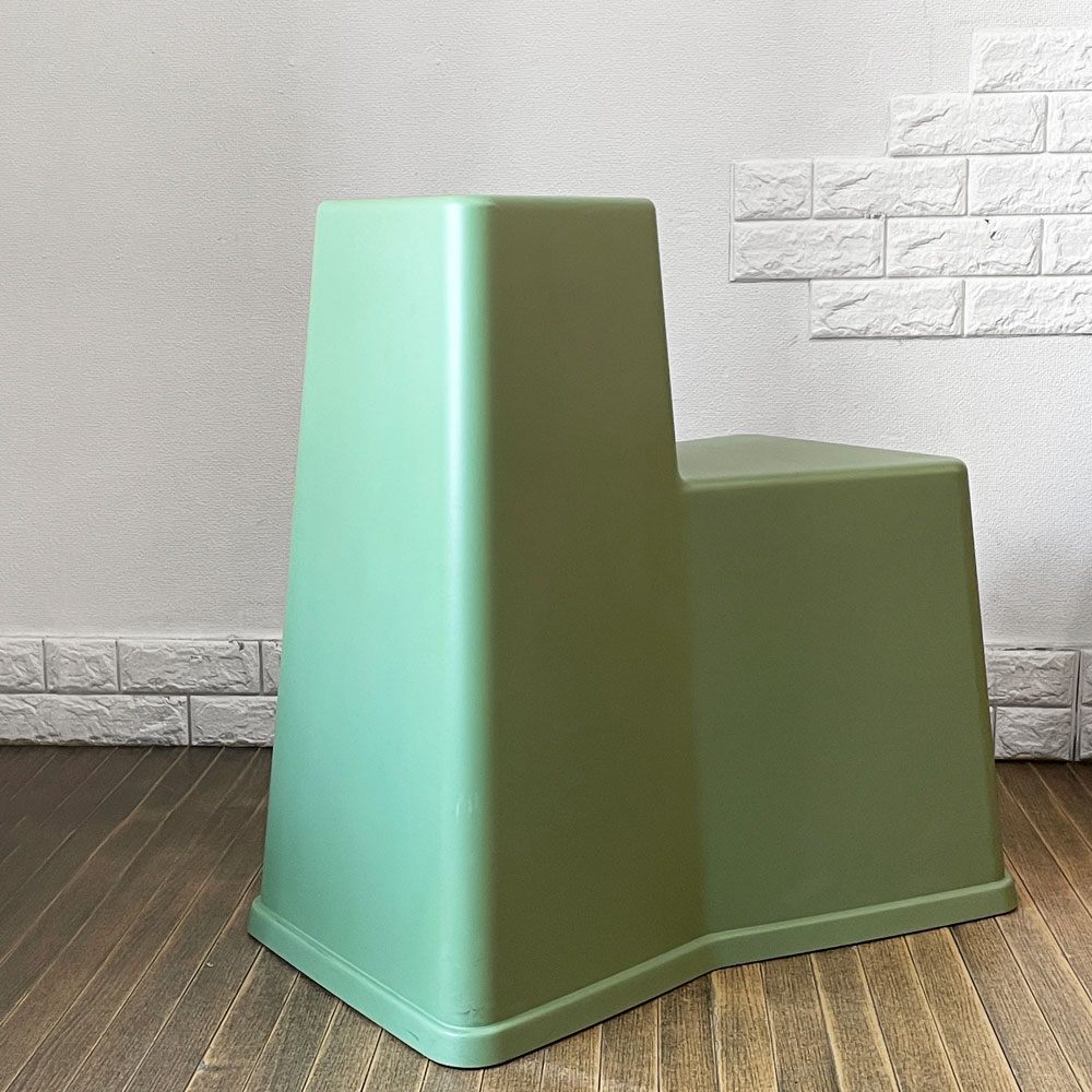 ヴィトラ vitra スツール ツール STOOL TOOL コンスタンチン・グルチッチ スタッキング インダストリアルグリーン スイス 定価48,400円 ◎