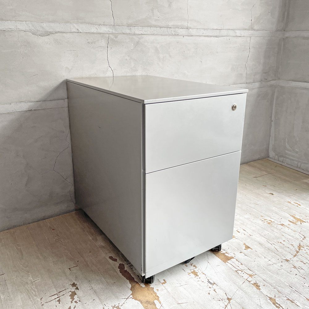 カッシーナ Cassina ixc. AFドロワー AF DRAWER デスクキャビネット ワゴン 鍵付き トレー付属 キャスターロック機能付き イタリア ミニマルデザイン A ♪