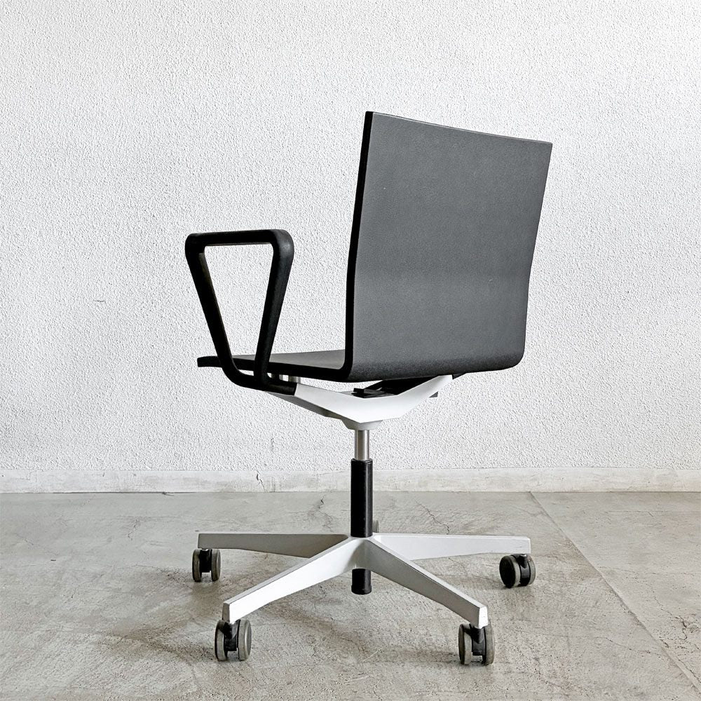 ヴィトラ vitra ゼロフォー .04 スタジオチェア オフィスチェア アームレスト付 ブラック 昇降機能 マールテン・ヴァン・セーヴェレン Maarten Van Severen 定価￥202,400- A 〓