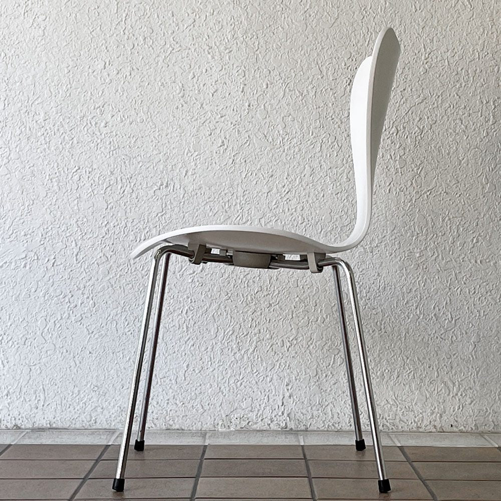 フリッツハンセン Fritz Hansen 3107 セブンチェア ラッカー仕上げ ホワイト スタッキング アルネ・ヤコブセン デンマーク 北欧家具 A ◇