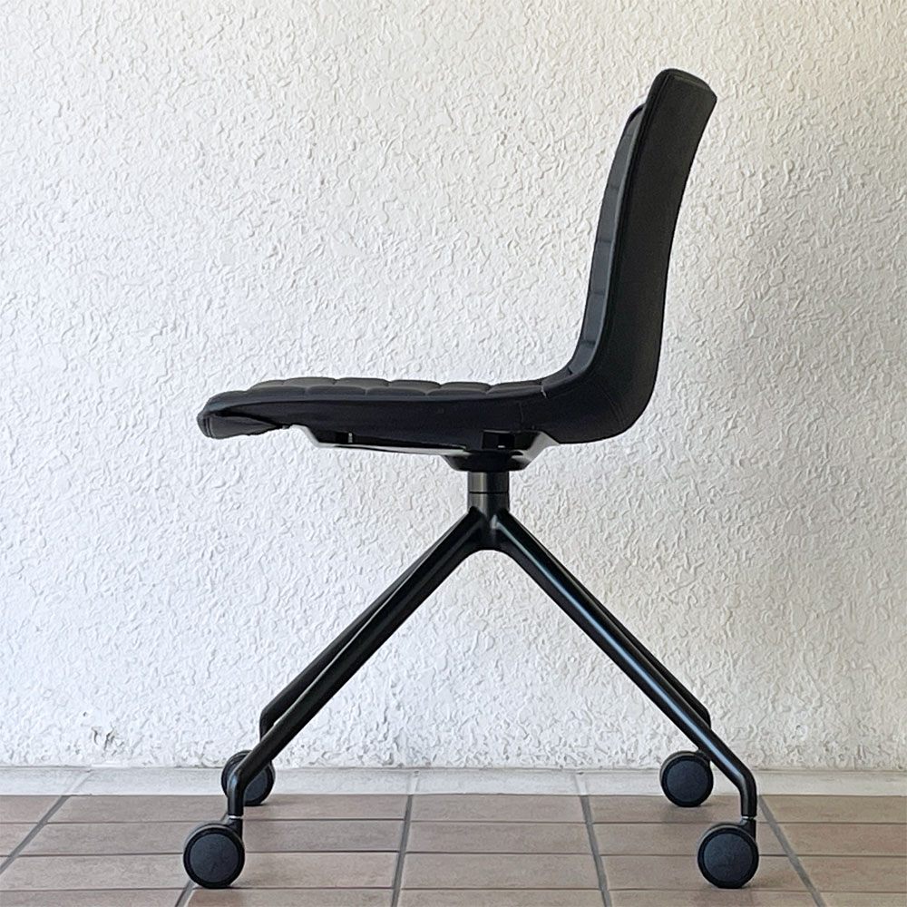 アルペール arper カティファ46 Catifa46 ミーティングチェア デスクチェア アームレス PVCレザー ブラック 4本脚 キャスター付き ◇