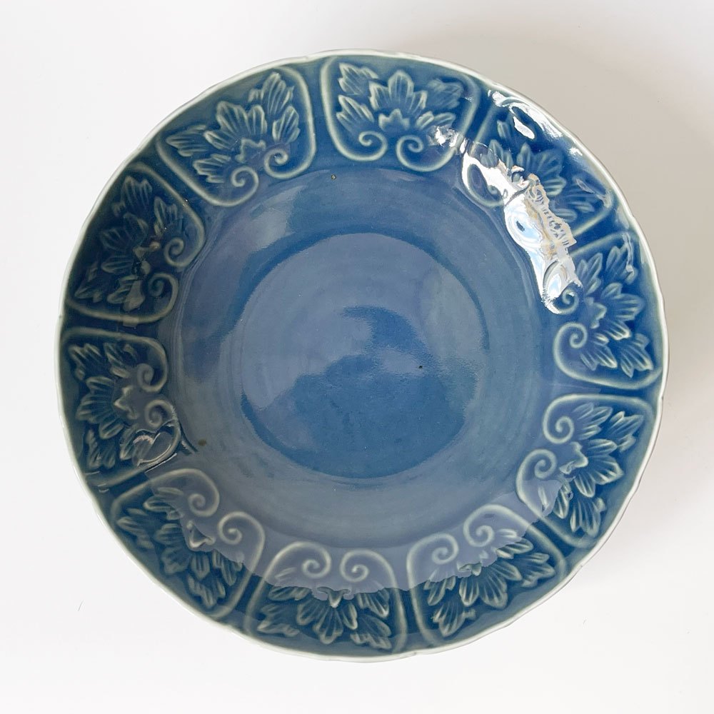 宮岡麻衣子 瑠璃釉 輪花陽刻 牡丹文七寸鉢 深皿 和皿 盛付皿 現代作家 陶芸 ★