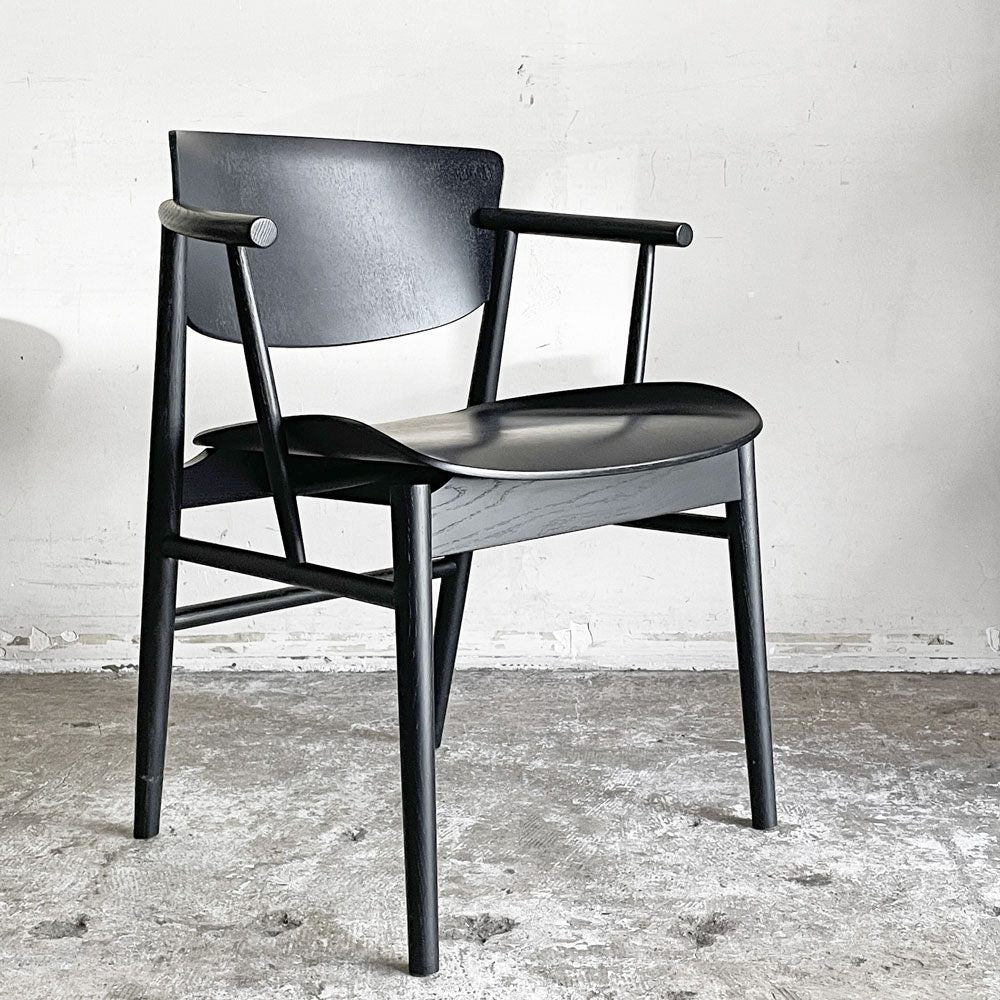 フリッツハンセン Fritz Hansen エヌゼロワン N01 ダイニングチェア アームチェア ブラック オーク無垢材 佐藤オオキ nendo 参考定価￥139,480- ■