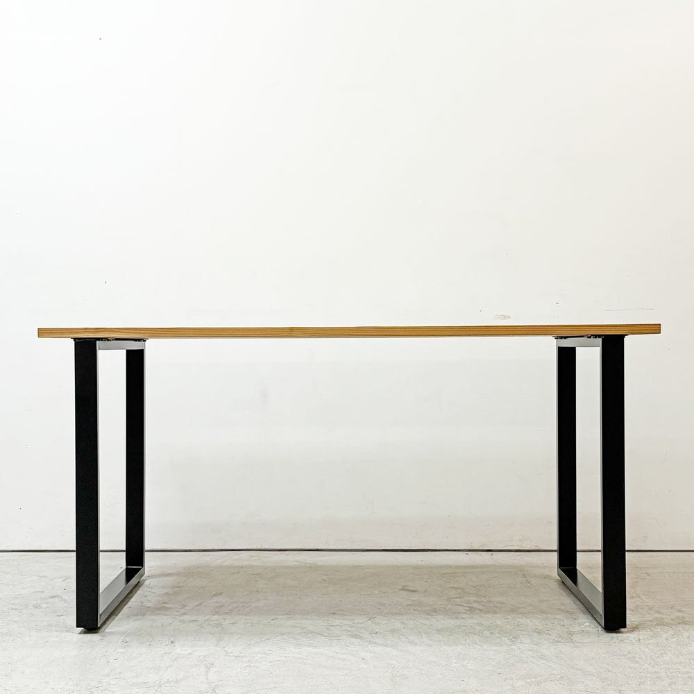 かなでもの KANADEMONO ザ・テーブル THE TABLE デスク ダイニングテーブル W140cm 杉無垢材天板 ウレタン塗装 スクエアレッグ 参考定価 ￥59,800- ●