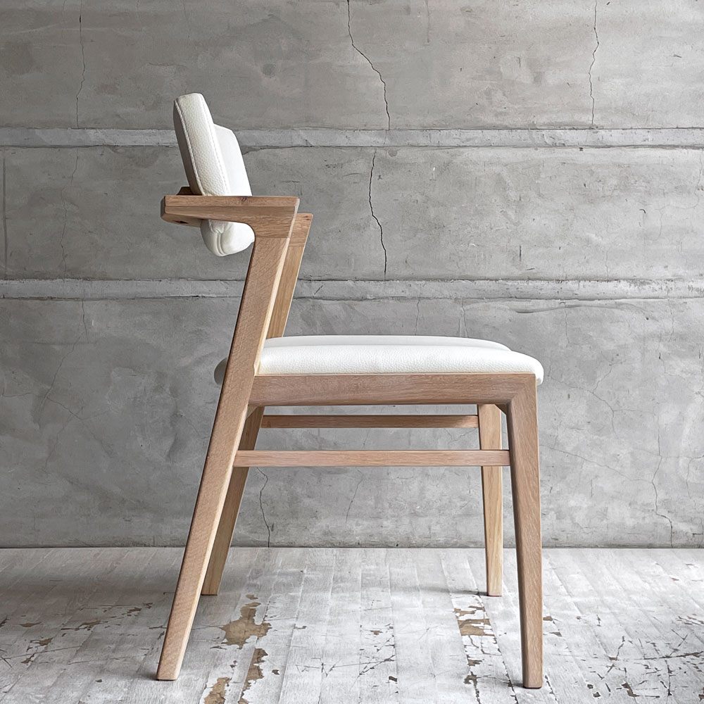 シギヤマ家具 CC-003CHAIR セミアームチェア ダイニングチェア オーク材 PVCレザー ホワイト モダンテイスト B ♪