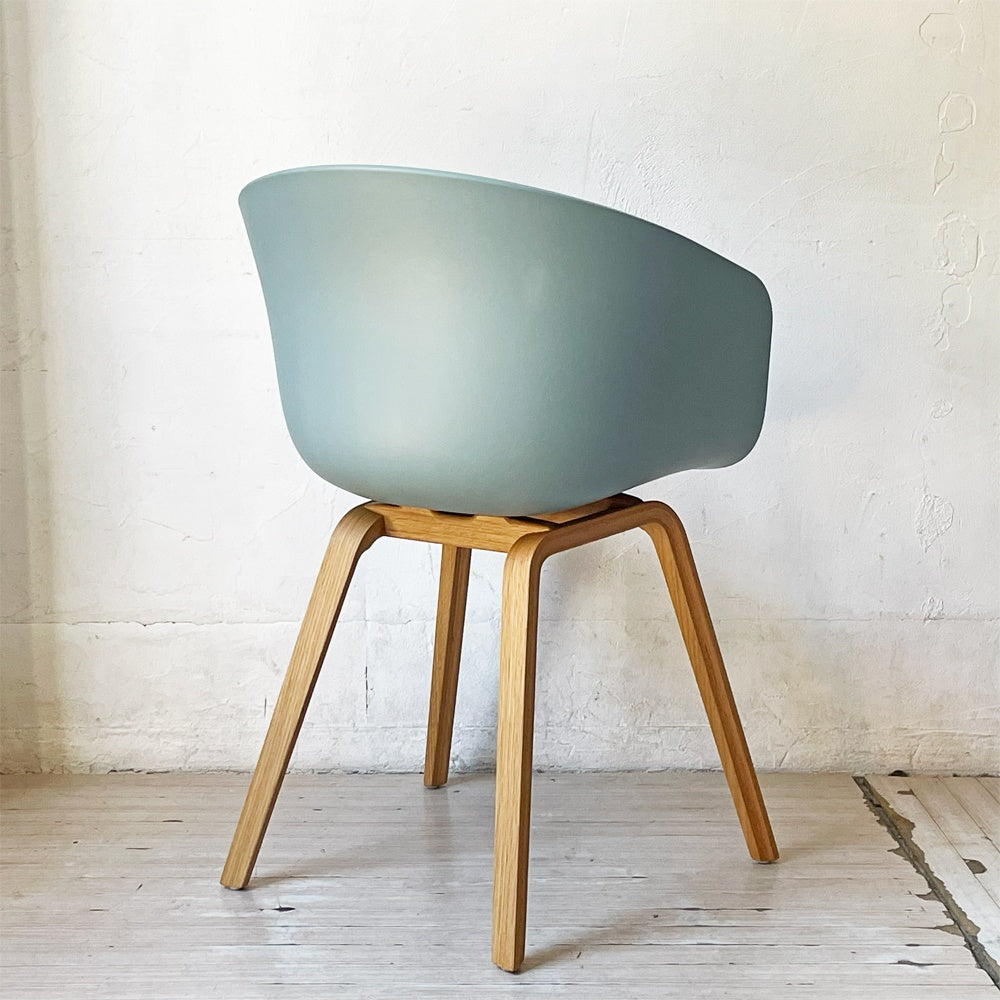 ヘイ HAY アバウト ア チェア ABOUT A CHAIR AAC22 アームチェア ダイニングチェア ダスティブルー ヒー・ウェリング 北欧家具 ￥59,400- ★