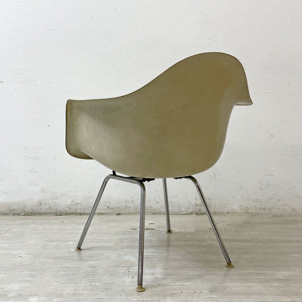 ハーマンミラー Herman Miller 2ndビンテージ アームシェルチェア FRP製 パーチメント Hベース ロータイプ モダンファニチャーセールス 日本製 C&R イームズ ミッドセンチュリー ●