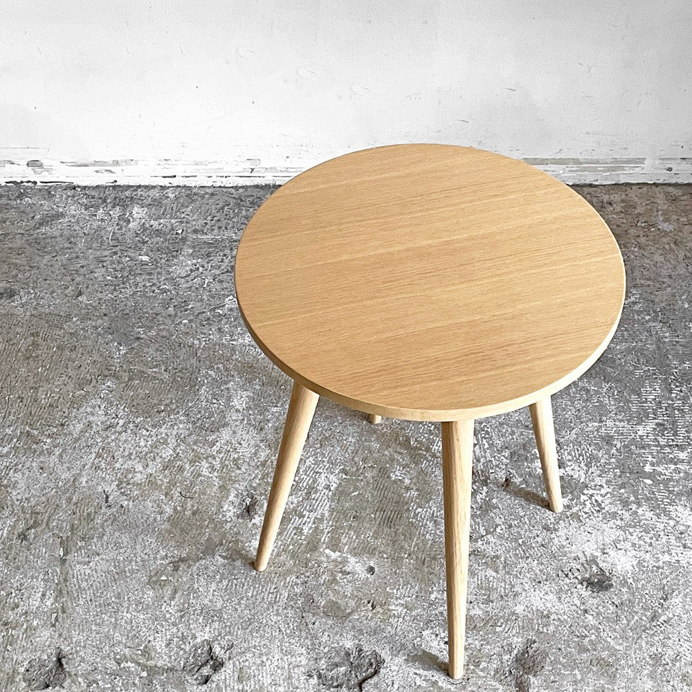 冨士ファニチャー FUJI FURNITURE ナギ Nagi サイドテーブル ラウンド オーク材 T04510S ナチュラル Φ40cm ■