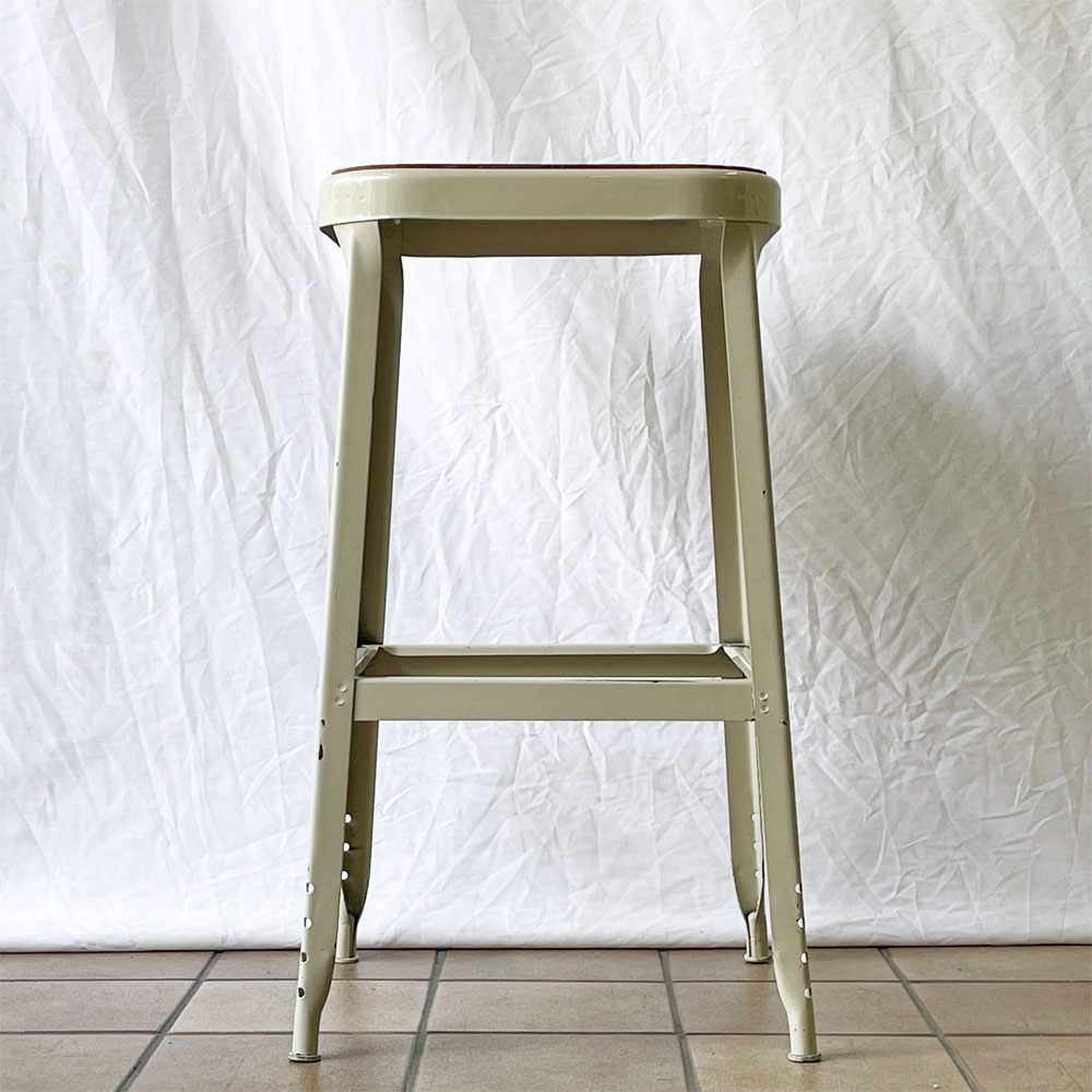 リオン LYON ファクトリー スツール FACTORY STOOL Lサイズ Putty White プレスウッドシート パシフィックファニチャーサービス P.F.S取り扱い B ◇