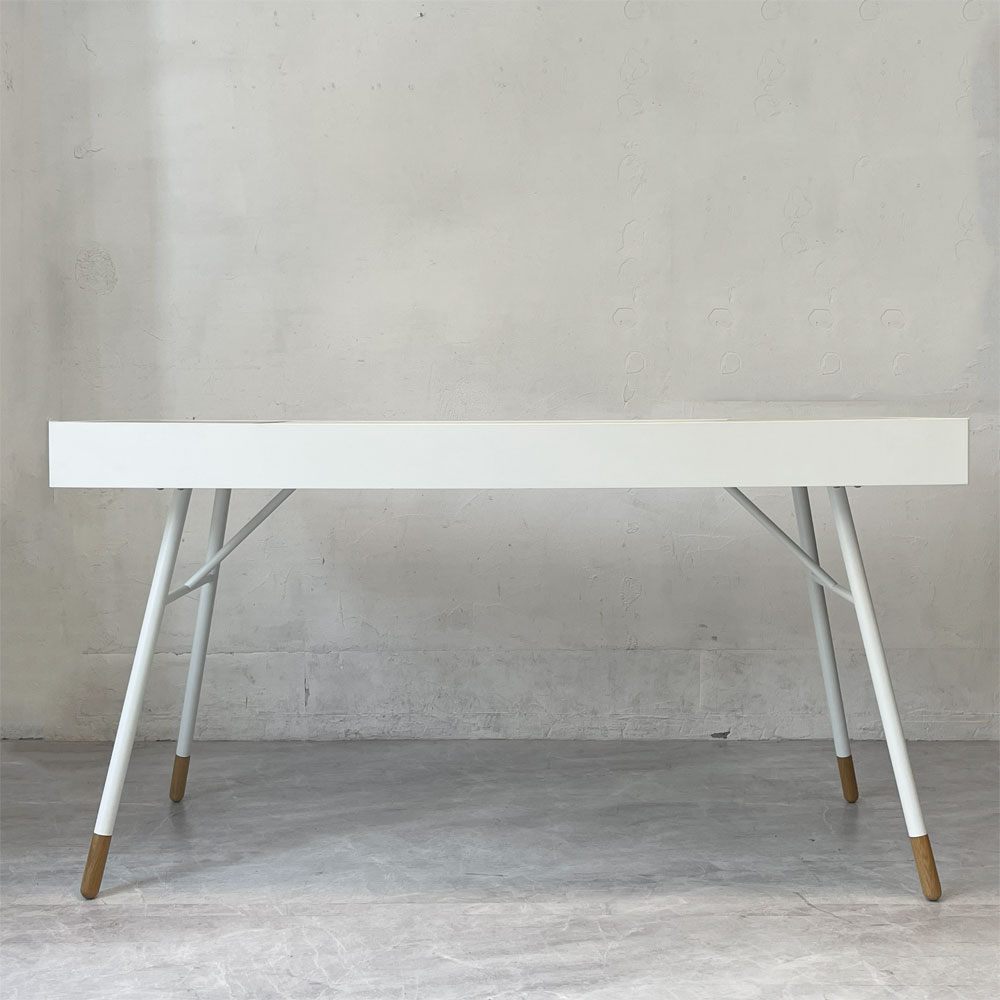 ボーコンセプト Boconcept クパチーノ Cupertino デスク マットホワイト ラッカー仕上げ ナチュラルオーク W140cm 定価 ¥149,900- ★