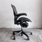 ハーマンミラー Herman Miller アーロンチェア Aサイズ フル装備 ポスチャーフィット グラファイトベース ビル・スタンフ ＆ ドン・チャドウィック ■