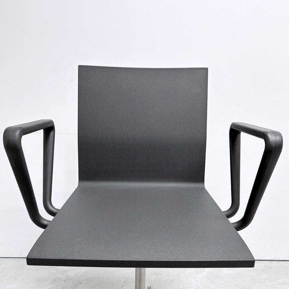 ヴィトラ vitra ゼロフォー 04. スタジオチェア アームレスト付 マールテン・ヴァン・セーヴェレン 昇降機能 ブラック ●