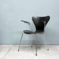 フリッツハンセン Fritz Hansen 3207 セブンチェア アームチェア ブラック ラッカー再塗装品 アルネ・ヤコブセン 北欧家具 参考定価￥146,080- ◎