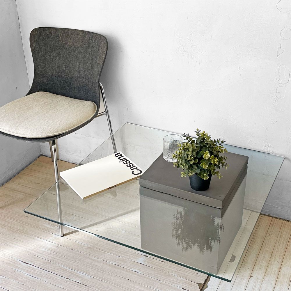 モーダエンカーサ moda en casa フライングテーブル FLYING TABLE コンクリートベース ガラス ローテーブル 定価 ￥74,800- ★