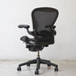 ハーマンミラー Herman Miller アーロンチェア Bサイズ ランバーサポート フル装備 グラファイトベース ビル・スタンフ ＆ ドン・チャドウィック ●