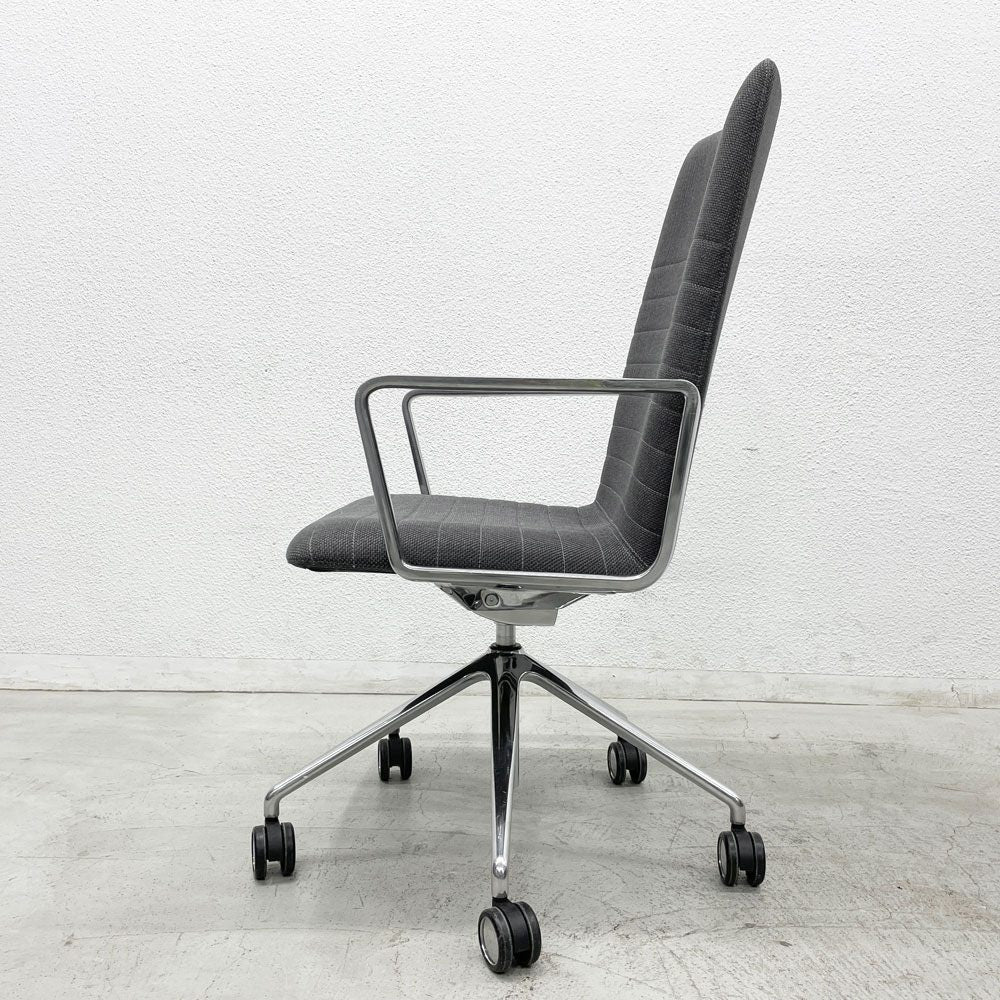 アンドリューワールド Andreu World フレックス エグゼクティブ Flex Executive インターミディエイトバック アームチェア デスクチェア アルミ キャスターベース ガス圧昇降 参考価格 ¥295,460- B 〓
