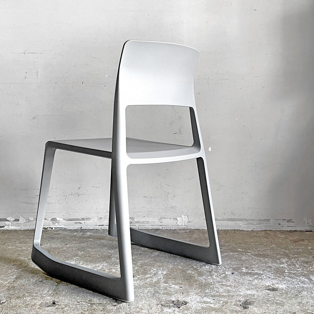 ヴィトラ Vitra ティプトン Tipton チェア スタッキングチェア チルト機能 ロッキングチェア バサルト B ■