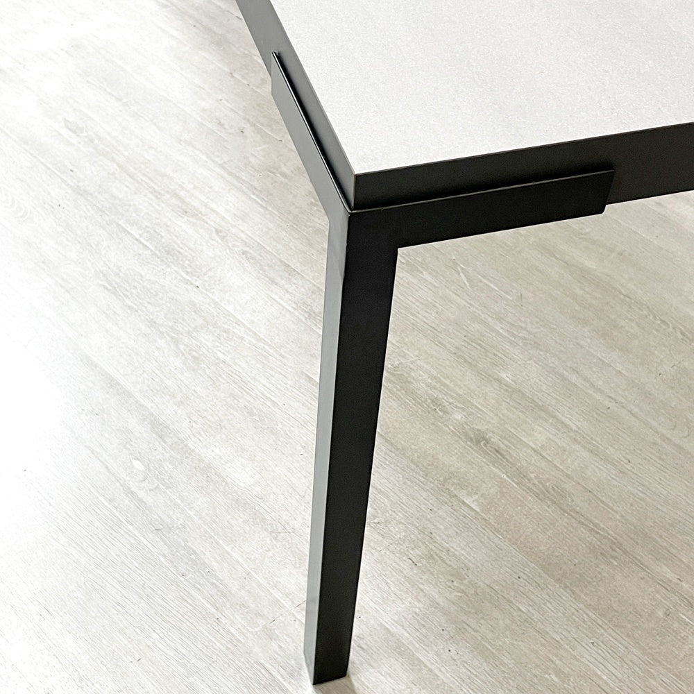 モダンデザイン Modern Design コーヒーテーブル センターテーブル モルタル調天板 グレーｘブラック オーダー家具 ●