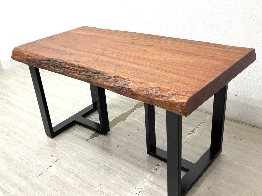 ワイスワイス WISE WISE ダイニングテーブル W135cm パナマローズウッド無垢材 耳付き ブラックアイアンフレーム T字脚 クラフト ●