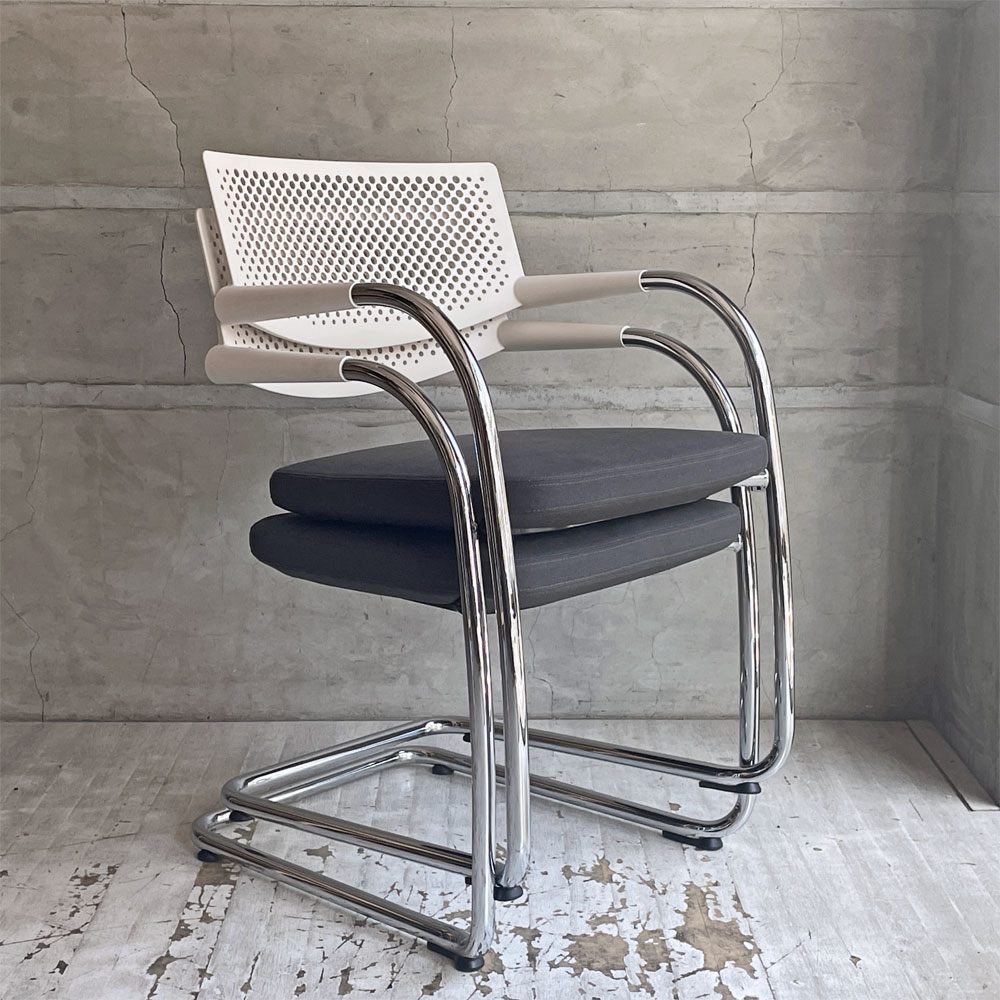 ヴィトラ vitra ビザビ2 Visavis2 アームチェア デスクチェア ホワイト/グレー カンティレバー スタッキング可能 アントニオ・チッテリオ B ♪