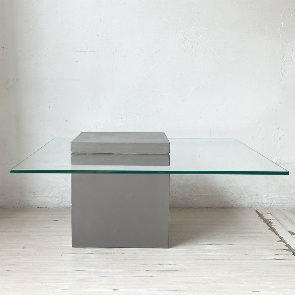 モーダエンカーサ moda en casa フライングテーブル FLYING TABLE コンクリートベース ガラス ローテーブル 定価 ￥74,800- ★