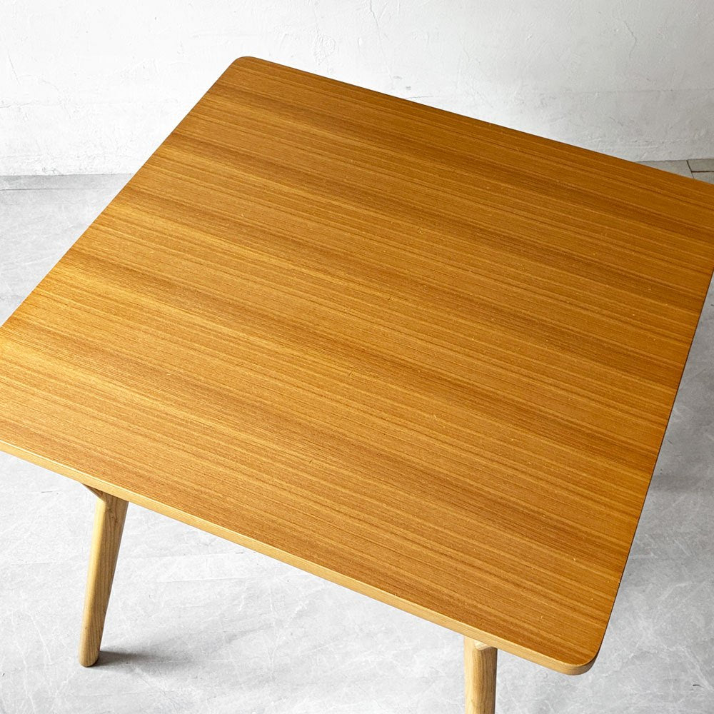 Scandinavian design 北欧デザイン イラーリ ILALI ダイニングテーブル アッシュ材 80cm スクエア天板 モダン 関家具取り扱い ★