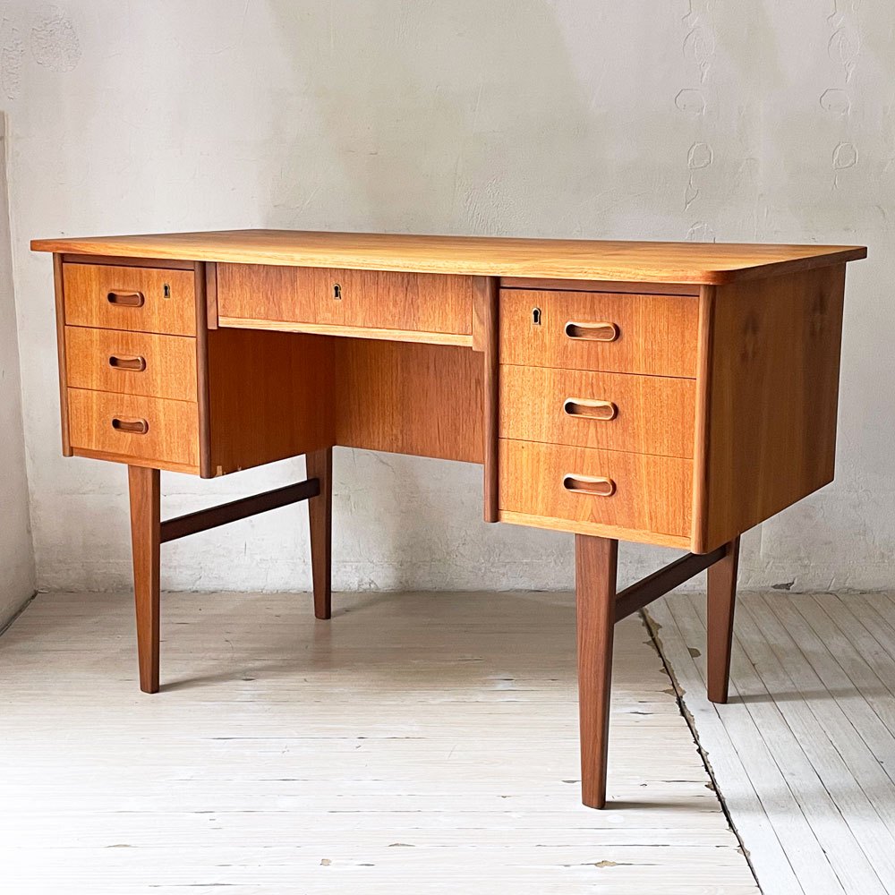 デンマークビンテージ Danish Vintage チーク材 両袖デスク 袖机 パーソナルデスク 北欧家具 Teak Vintage desk 鍵付属  ★