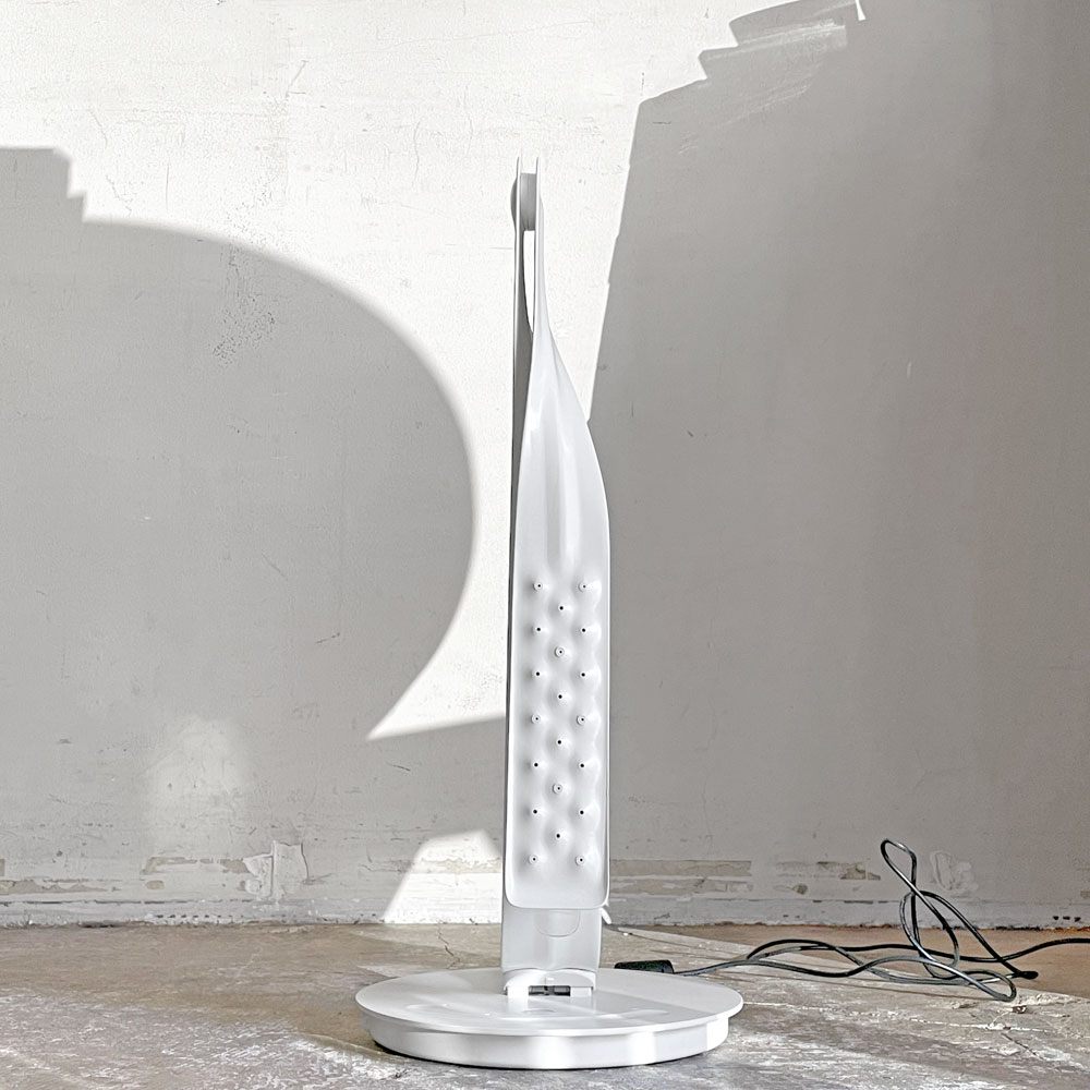 ハーマンミラー Herman Miller リーフライト Leaf light ホワイト テーブルライト パーソナルライト デスクライト 卓上照明 調光機能付き イヴ・ベアール ■