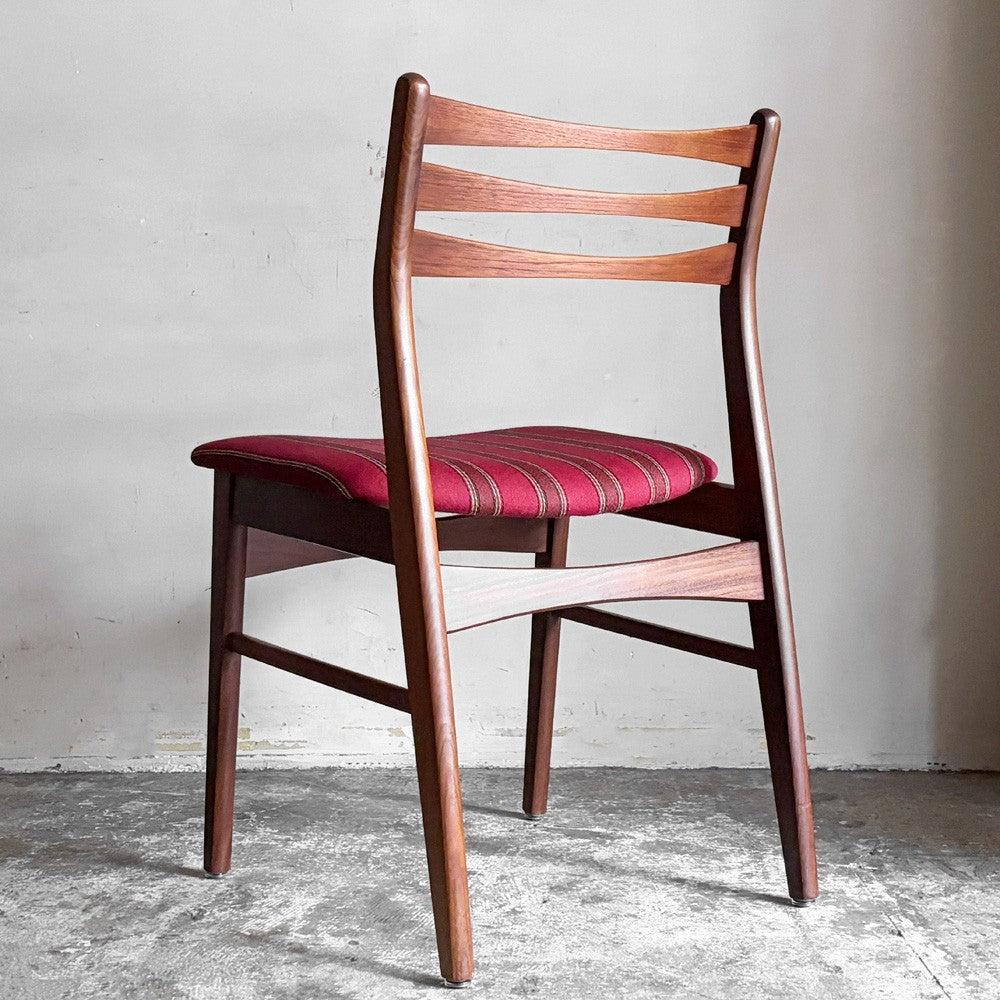 北欧ビンテージ Scandinabian Vintage チーク材 ダイニングチェア ラダーバック レッド系 ストライプ柄 北欧家具 B ■