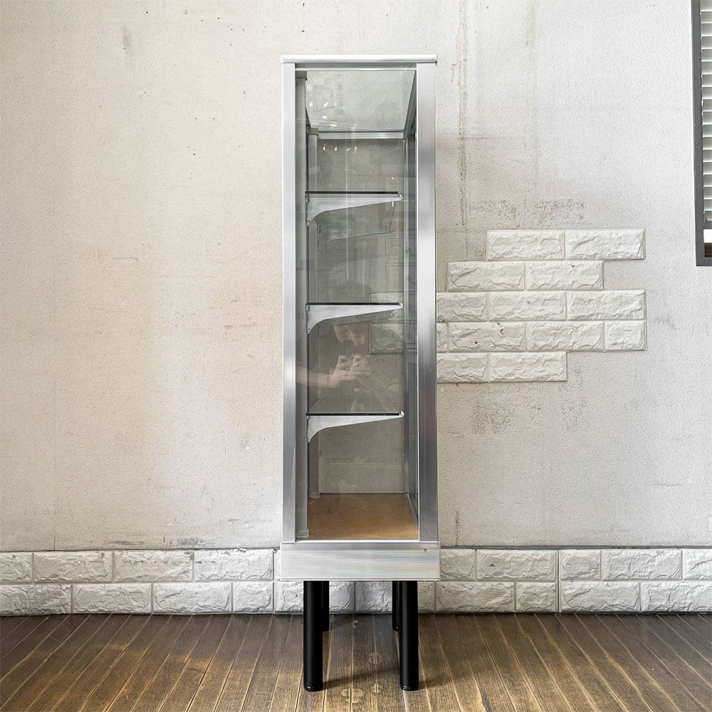 パシフィックファニチャーサービス PACIFIC FURNITURE SERVICE P.F.S. アルミナム ALUMINIUM GLASS CASE ガラスケース AL-60 オーク材 スチール脚 W60cm 定価￥121,000 - ◎