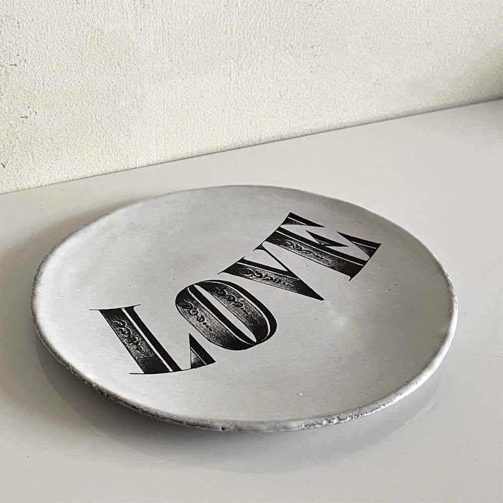 アスティエ・ド・ヴィラット ASTIER de VILLATTE ジョンデリアン JOHN DERIAN ラブ Love スモールプレート Φ16cm 陶器 フランス ■