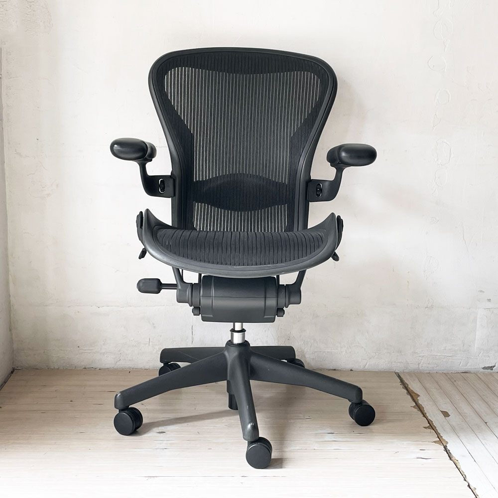 ハーマンミラー Herman Miller アーロンチェア Bサイズ ランバーサポート フル装備 グラファイトベース ビル・スタンフ ＆ ドン・チャドウィック シート下クッション交換済★
