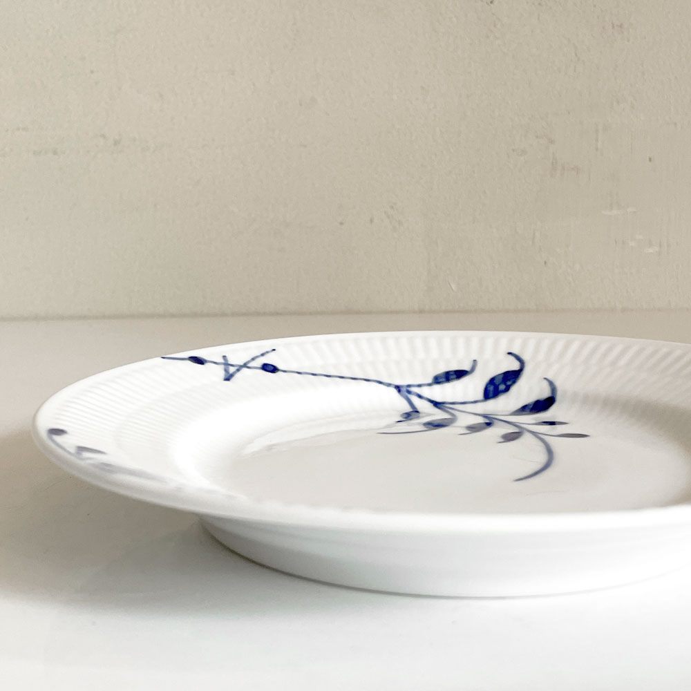 ロイヤルコペンハーゲン ROYAL COPENHAGEN ブルーフルーテッド メガ Blue Fluted Mega プレート Φ17cm 北欧 デンマーク B ■