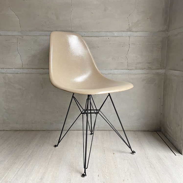 ハーマンミラー Herman Miller サイドシェルチェア セカンド 2nd FRP グレージュ エッフェルベース イームズ ♪