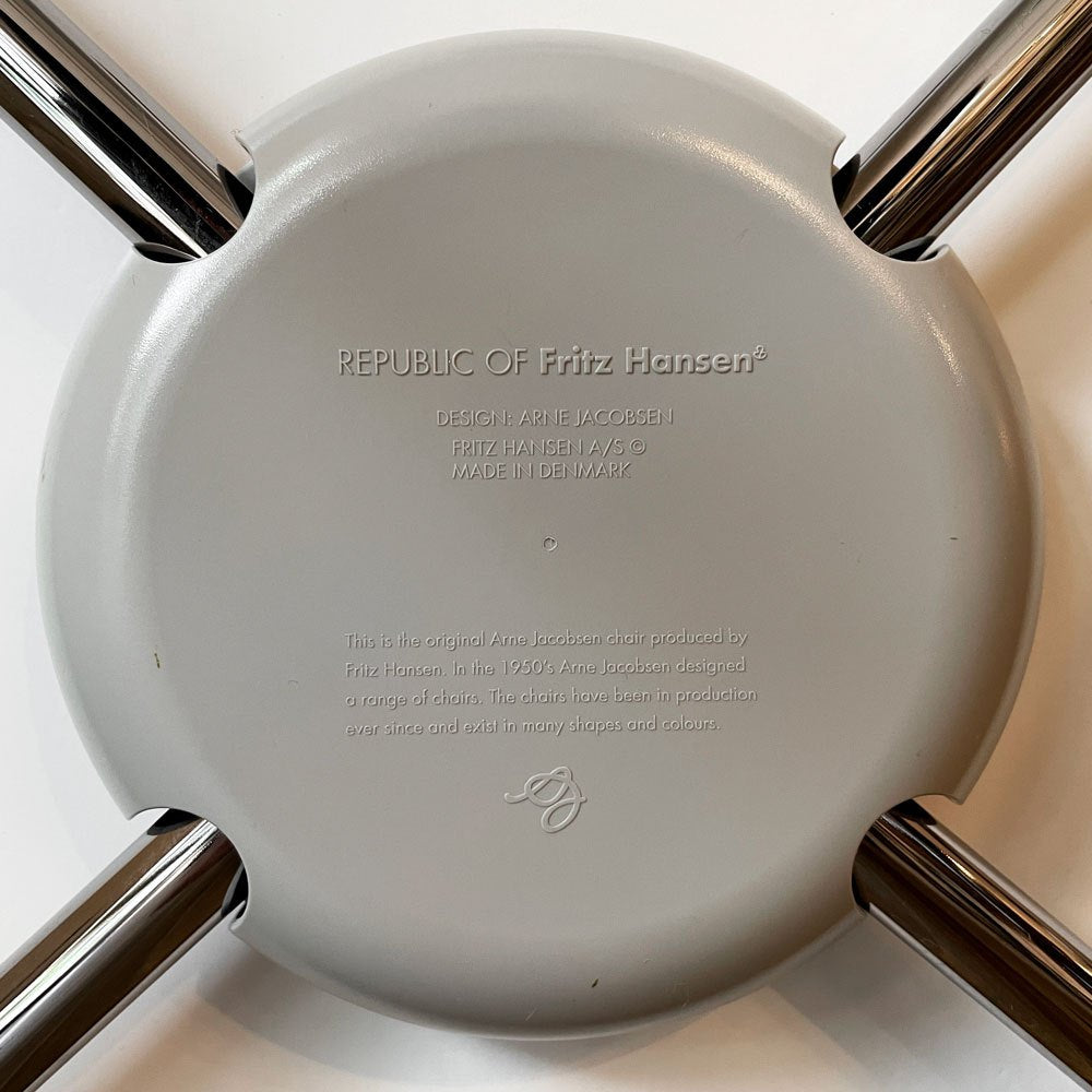 フリッツハンセン Fritz Hansen 3107 セブンチェア ラッカー仕上げ ホワイト スタッキング アルネ・ヤコブセン デンマーク 北欧家具 定価￥78,980- ◎