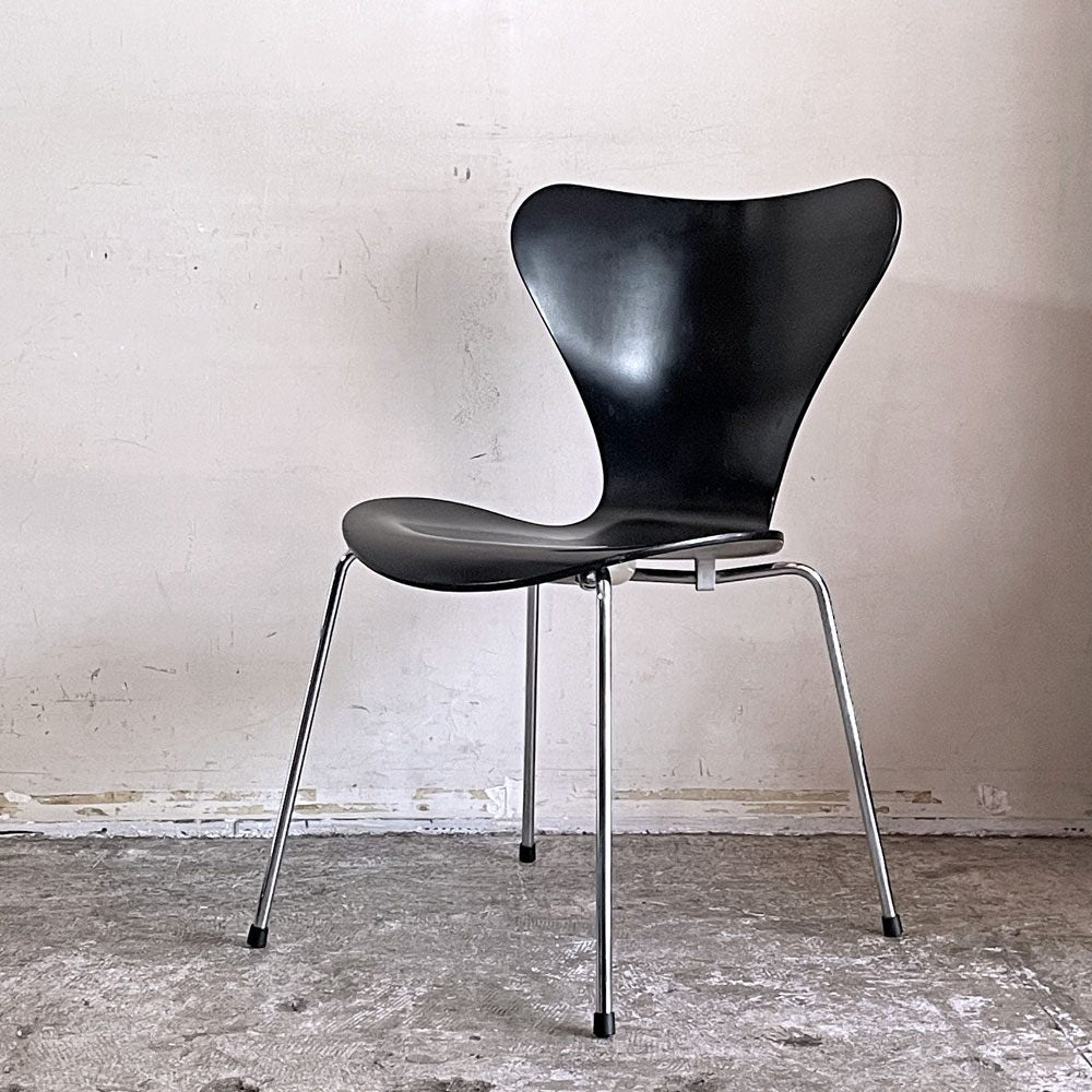 フリッツハンセン Fritz Hansen セブンチェア ブラックラッカー アルネ・ヤコブセン スタッキングチェア デンマーク 1997年製 D ■