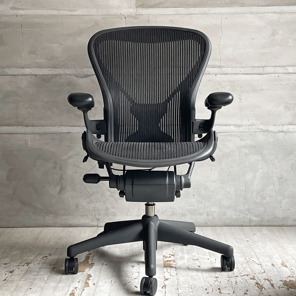 ハーマンミラー Herman Miller アーロンチェア Bサイズ ポスチャーフィット フル装備 クラシックカーボンメッシュ グラファイトベース ビル・スタンフ ＆ ドン・チャドウィック ♪