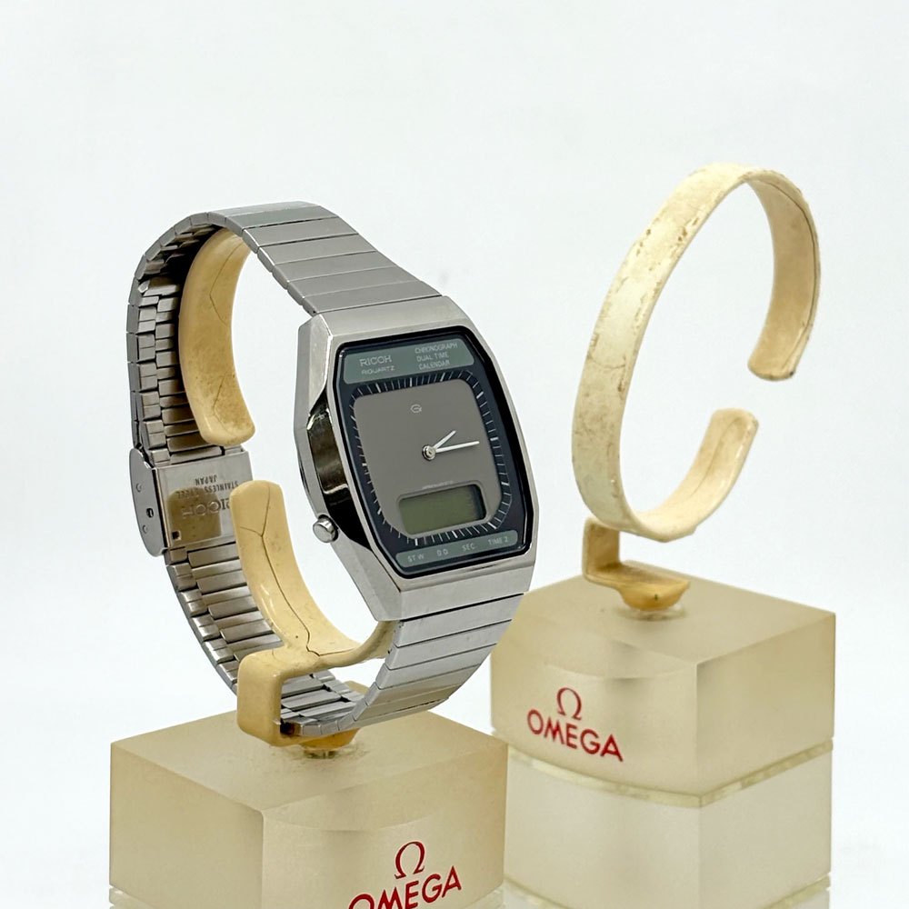 オメガ OMEGA 腕時計スタンド アクリル ブロック式 Cリング 2個セット ●