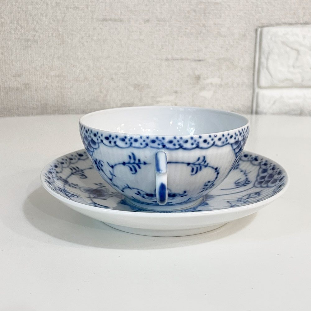 ロイヤルコペンハーゲン ROYAL COPENHAGEN ブルーフルーテッド ハーフレース ティーカップ＆ソーサー 北欧食器 Ａ ◎