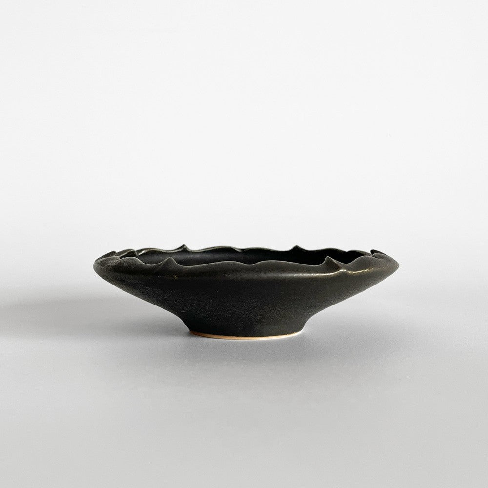 木下和美 輪花鉢 -蕾- 深皿 小鉢 Sサイズ 黒釉 磁器 11cm 現代作家 ■