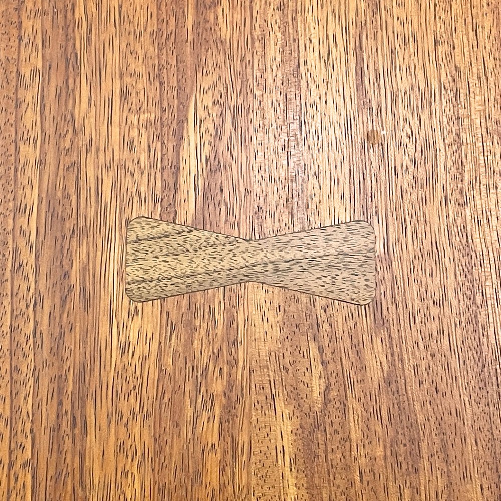 クラフトファニチャー Craft furniture ダイニングテーブル ウォールナット無垢材  耳付き 天然木 アジャスター付き W130cm ●