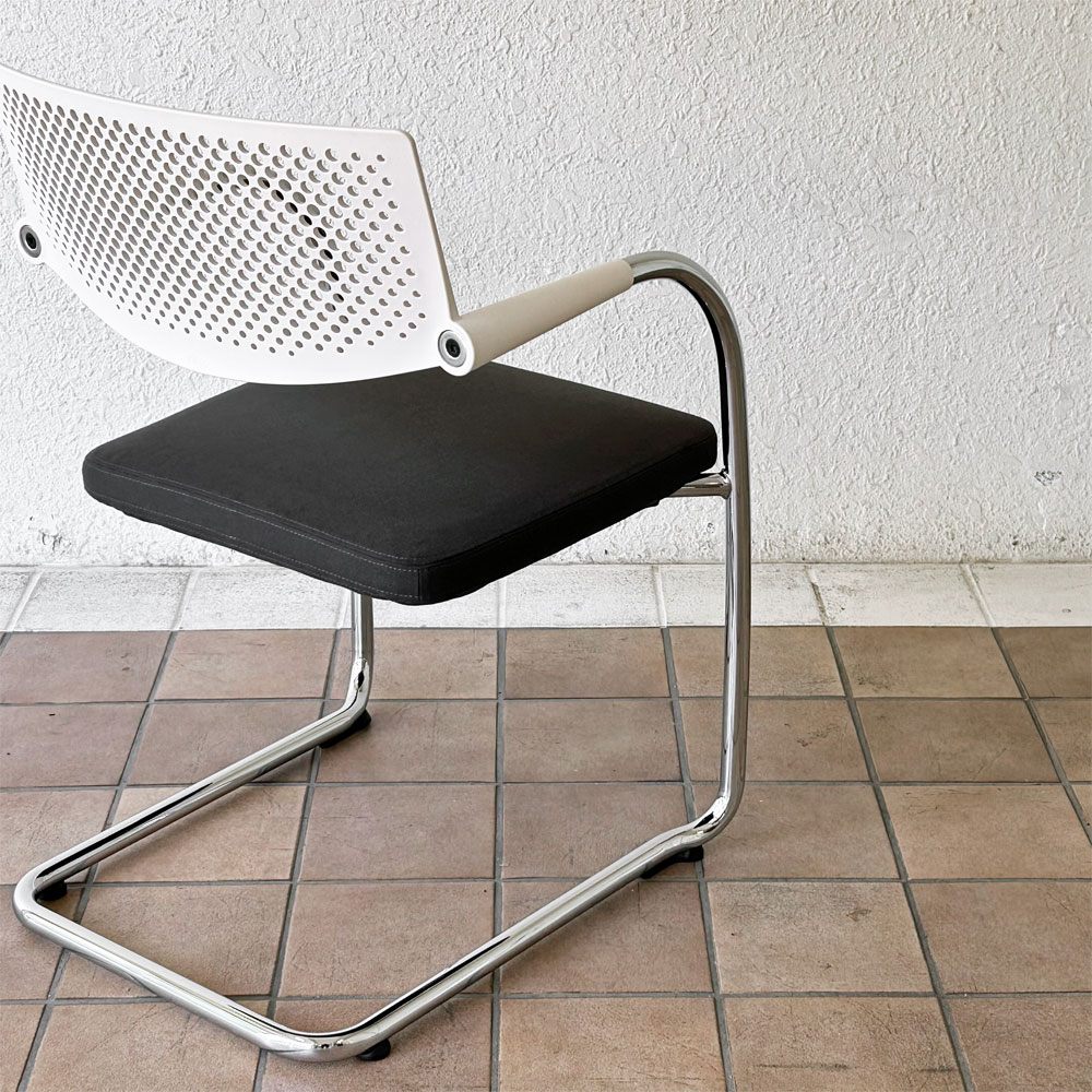 ヴィトラ vitra ビザビ2 Visavis2 アームチェア デスクチェア ホワイト/グレー系 カンティレバー スタッキング可能 アントニオ・チッテリオ A ◇