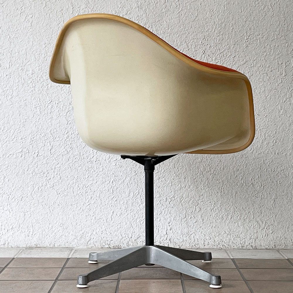 ハーマンミラー Herman Miller アームシェルチェア セカンド 2nd アプホルスター ヨーロッパ仕様 コントラクトベース 張り替え済み イームズ ◇