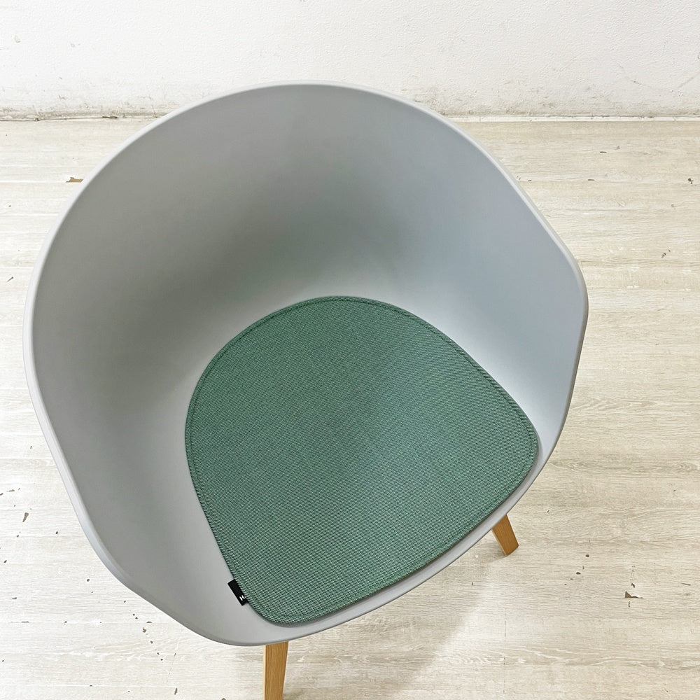 ヘイ HAY アバウト ア チェア ABOUT A CHAIR AAC22 アームチェア ダイニングチェア 専用シートクッション付き 北欧モダン デンマーク ●