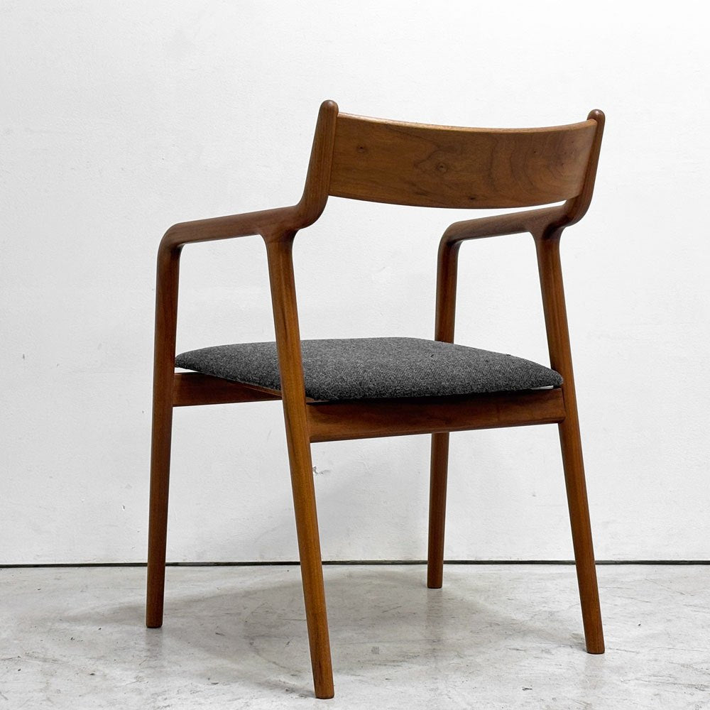 宮崎椅子製作所 ペペチェア PEPE side chair 背無垢タイプ ウォールナット ファブリック グレー系カラー フィンガージョイント 村澤一晃 参考定価￥77,440- A ●