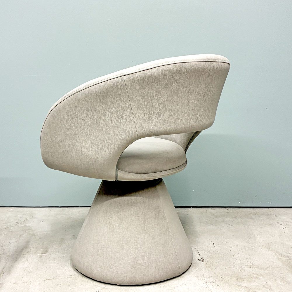 モーダエンカーサ moda en casab エアロチェア AERO chair ダイニングチェア 回転式 モダン 定価￥41,800ｰ ◎